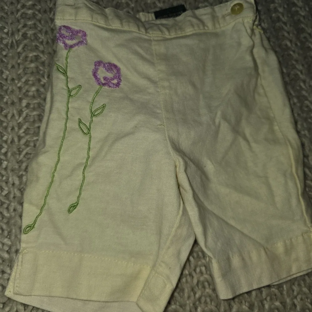 The Children's Place Vintage Yellow Linen Embroidered Pc Outfit Size 12 Months
